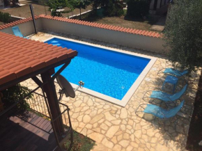  Fabris Apartments with pool and top location near sea  Новиград